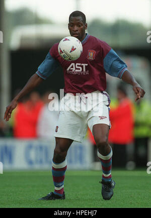 UGO EHIOGU ASTON VILLA FC 05 October 1997 Stock Photo