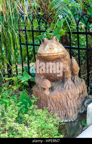 GALVESTON, TEXAS, JANUARY 2017: After hurricane Ike (2008), and artists carved sculptures into remaining stumps as a reminder (Toad,  Dayle Lewis) Stock Photo