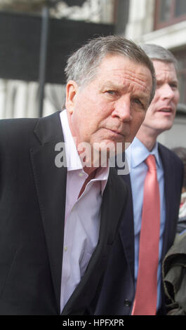 London UK. 22nd February 2017. Ohio Governor John Kasich who sought the  Republican nomination for US President  in 2016 is spotted  in Westminster London: amer ghazzal/Alamy Live News Stock Photo