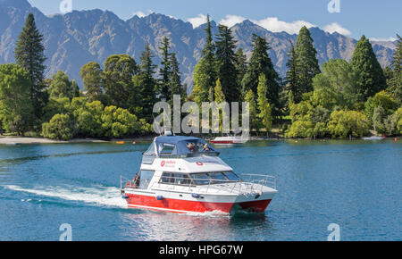 Queenstown, Otago, New Zealand. Southern Discoveries sightseeing boat in Queenstown Bay, Lake Wakatipu. Stock Photo