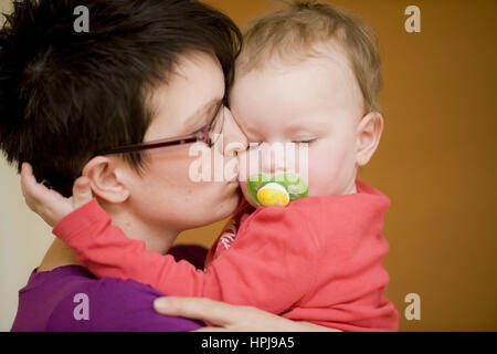 Model released , Mutter mit Kleinkind - mother with child Stock Photo