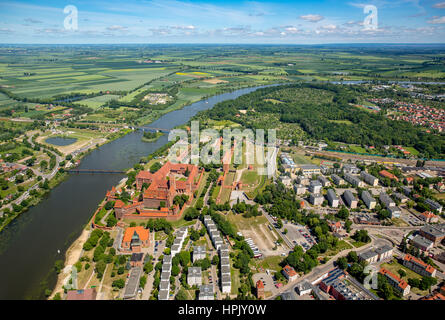 Malbork, Burganlage, Backsteingotik, Fluss Nogat, Stadt Marienburg, Sitz der Hochmeister des Deutschen Ordens, Deutschordensstaat, pomorskie, Polen Stock Photo