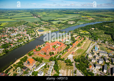 Malbork, Burganlage, Backsteingotik, Fluss Nogat, Stadt Marienburg, Sitz der Hochmeister des Deutschen Ordens, Deutschordensstaat, pomorskie, Polen Stock Photo