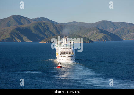 Picton, Marlborough, New Zealand. The Royal Caribbean cruise ship Voyager of the Seas entering Queen Charlotte Sound. Stock Photo