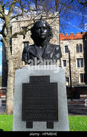 SOE Sculpture of Violette Szabo, Maquis French Resistance Fighters of World War II memorial, Lambeth Palace Road, London, UK Stock Photo