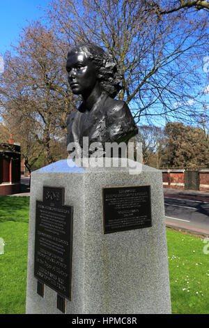 SOE Sculpture of Violette Szabo, Maquis French Resistance Fighters of World War II memorial, Lambeth Palace Road, London, UK Stock Photo