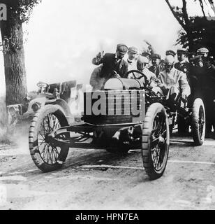 Darracq 200hp V8 1905. Algernon Lee Guinness Stock Photo