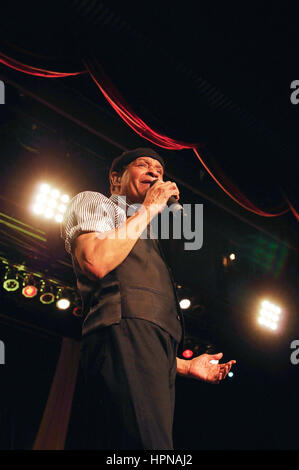 All Jarreau in a 2010 performance in Colorado, USA (photo by Chuck Bigger/Alamy Live News Stock Photo