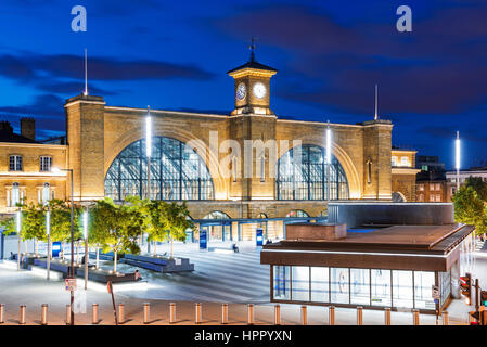 Kings cross st pancras main station at night Stock Photo