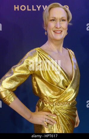 Hollywood, Los Angeles, US. 23rd Feb, 2017. The wax figure of actress Meryl Streep can be seen at the wax museum 'Madame Tussauds' in Hollywood, Los Angeles, US, 23 February 2017. In time for the Oscars, the wax Meryl Streep receives a new dress - a golden recreation of the dress Streep wore during the Oscar ceremony in 2012. Photo: Barbara Munker/dpa/Alamy Live News Stock Photo