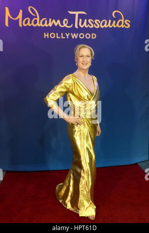Hollywood, Los Angeles, US. 23rd Feb, 2017. The wax figure of actress Meryl Streep can be seen at the wax museum 'Madame Tussauds' in Hollywood, Los Angeles, US, 23 February 2017. In time for the Oscars, the wax Meryl Streep receives a new dress - a golden recreation of the dress Streep wore during the Oscar ceremony in 2012. Photo: Barbara Munker/dpa/Alamy Live News Stock Photo