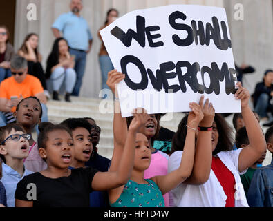 Washington, USA. 24th Feb, 2017. Students of Watkins Elementary School participate in the 13th annual reading of Martin Luther King's 'I Have a Dream' speech event at Lincoln Memorial in Washington, DC, capital of the United States, on Feb. 24, 2017 to commemorate the civil rights leader. Credit: Bao Dandan/Xinhua/Alamy Live News Stock Photo