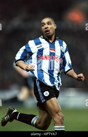 DES WALKER SHEFFIELD WEDNESDAY FC 14 August 1997 Stock Photo - Alamy