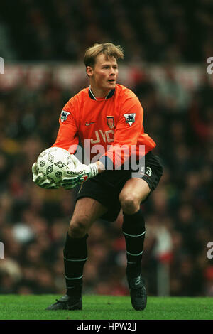 ALEX MANNINGER ARSENAL FC 24 March 1998 Stock Photo - Alamy