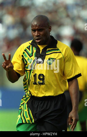 FRANK SINCLAIR JAMAICA & CHELSEA FC 25 June 1998 Stock Photo - Alamy