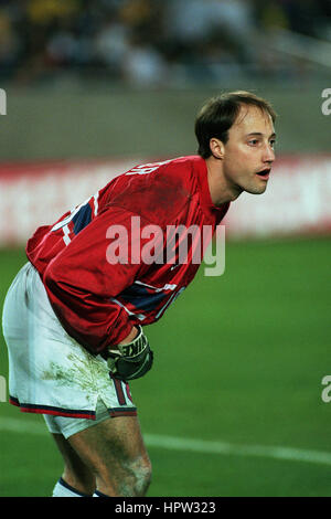 KASEY KELLER USA & LEICESTER CITY FC 19 February 1998 Stock Photo