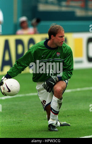 KASEY KELLER USA & LEICESTER CITY FC 12 March 1998 Stock Photo