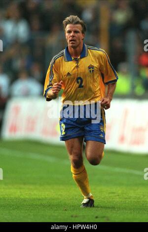 ROLAND NILSSON SWEDEN & COVENTRY CITY FC 07 September 1998 Stock Photo