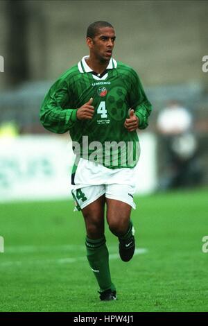 PHIL BABB EIRE & LIVERPOOL FC 07 September 1998 Stock Photo