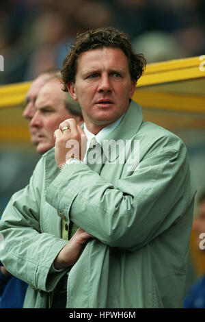 PETER JACKSON HUDDERSFIELD TOWN FC MANAGER 01 August 1998 Stock Photo