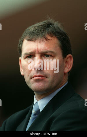 BRYAN ROBSON MIDDLESBROUGH MANAGER 01 August 1998 Stock Photo