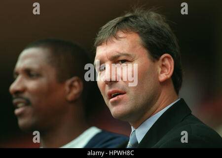 BRYAN ROBSON MIDDLESBROUGH MANAGER 01 August 1998 Stock Photo