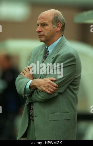 JOHN RUDGE PORT VALE FC MANAGER 02 September 1998 Stock Photo