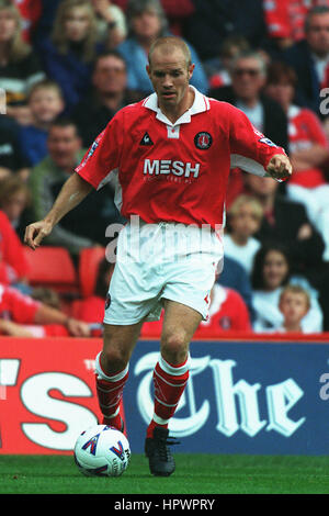 DANNY MILLS CHARLTON ATHLETIC FC 12 December 1998 Stock Photo - Alamy