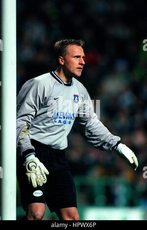 ANTTI NIEMI GLASGOW RANGERS FC 21 November 1998 Stock Photo