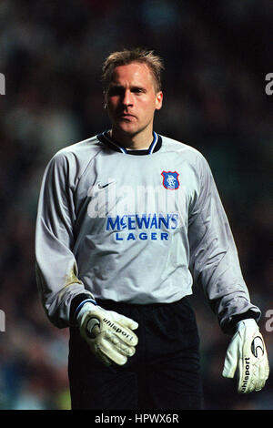 ANTTI NIEMI GLASGOW RANGERS FC 21 November 1998 Stock Photo