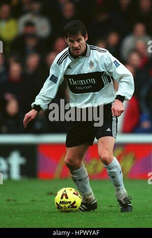 PAUL BRACEWELL FULHAM FC 28 December 1998 Stock Photo