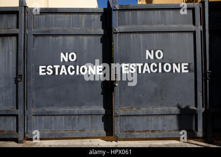No parking sign in Spanish, Puerto Rico Stock Photo