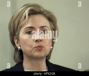 First Lady Hillary Clinton at her 'Listening Tour' at Westchester Community College in Valhalla, NY on July 13, 1999. Stock Photo