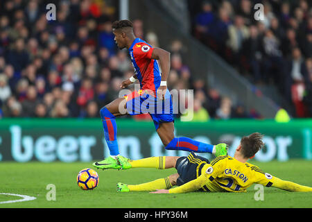 Crystal Palace's Wilfried Zaha (left) and Middlesbrough's Gaston Ramirez battle for the ball during the Premier League match at Selhurst Park, London. PRESS ASSOCIATION Photo. Picture date: Saturday February 25, 2017. See PA story SOCCER Palace. Photo credit should read: John Walton/PA Wire. RESTRICTIONS: No use with unauthorised audio, video, data, fixture lists, club/league logos or 'live' services. Online in-match use limited to 75 images, no video emulation. No use in betting, games or single club/league/player publications. Stock Photo