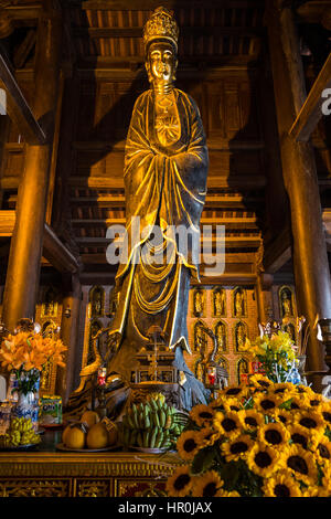Kuan Yim at Bai Dinh Pagoda  -Famous for its hundreds of statues, Bai Dinh in the Trang An Complex near Ninh Binh is considered one of the largest tem Stock Photo