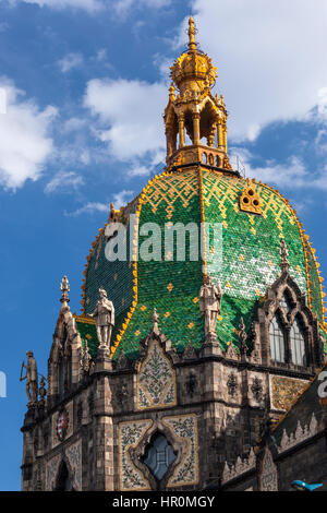 Art Nouveau detail of the tiled roof and lantern of the Museum of Applied Arts, Budapest, Hungary Stock Photo