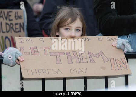 25 February 2017 London UK let refugee children in  reinstate the Lord DUDS amendment protest in Downing Street a young girl holding a placard Stock Photo