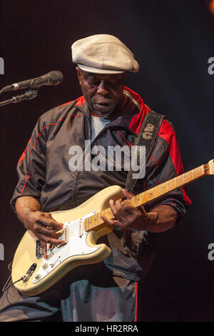 Buddy Guy, American blues guitarist the ultimate showman puts in an incredible performance for his fans. Byron Bay Bluesfest, Australia, April 2, 2010 Stock Photo
