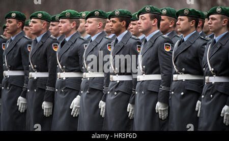 Berlin, Germany. 23rd Feb, 2017. Soldiers from a guard battalion outside the chancellery during a foreign dignitary's visit to Berlin, Germany, 23 February 2017. Photo: Bernd von Jutrczenka/dpa/Alamy Live News Stock Photo