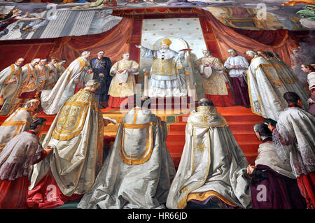VATICAN CITY, ITALY - MARCH 14, 2016: The paintings on the walls and ...