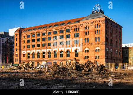 Berlin,Friedrichshain,Friedenstrasse 89-93. Historic Bohemian Brewery Brick Malthouse building now luxury apartments and conference centre Stock Photo