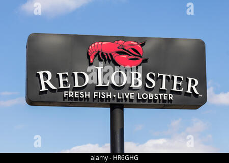 Indianapolis - Circa February 2017: Red Lobster Casual Dining Restaurant, Red Lobster is owned by Golden Gate Capital III Stock Photo