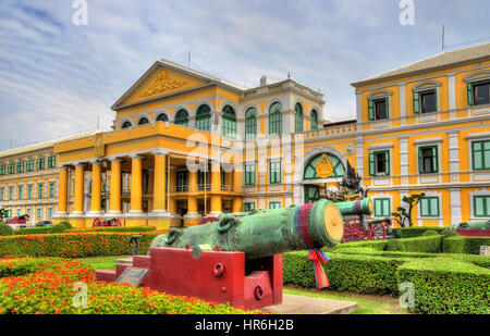 Ministry of Defence in Bangkok Stock Photo - Alamy