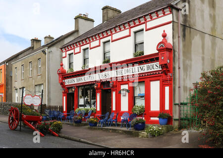 Knightstown Coffee - coffee shop, cafe, restaurant and bookstore at Knightstown, Valentia Island, County Kerry, Ireland. Stock Photo