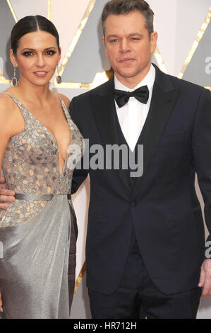 Los Angeles, California, USA. 26th Feb, 2017. February 26th 2017 - Los Angeles California USA - Actor MATT DAMON, wife LUCIANA BARROS at the 89th Academy Awards - Arrivals held at the Dolby Theater, Hollywood CA Credit: Paul Fenton/ZUMA Wire/Alamy Live News Stock Photo