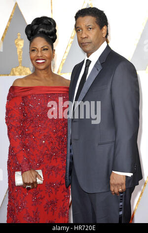 Hollywood, California. 26th Feb, 2017. Denzel Washington and his wife Pauletta Washington attend the 89th Annual Academy Awards at Hollywood & Highland Center on February 26, 2017 in Hollywood, California. | Verwendung weltweit/picture alliance Credit: dpa/Alamy Live News Stock Photo