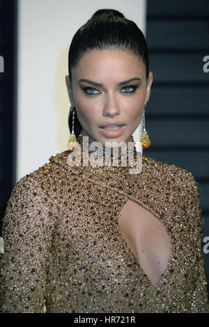 Beverly Hills, California. 26th Feb, 2017. Adriana Lima attends the 2017 Vanity Fair Oscar Party hosted by Graydon Carter at Wallis Annenberg Center for the Performing Arts on February 26, 2017 in Beverly Hills, California. | Verwendung weltweit/picture alliance Credit: dpa/Alamy Live News Stock Photo