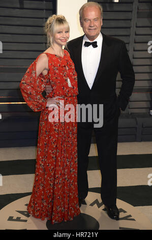 Beverly Hills, California. 26th Feb, 2017. Kelsey Grammer and his wife Kayte Walsh attend the 2017 Vanity Fair Oscar Party hosted by Graydon Carter at Wallis Annenberg Center for the Performing Arts on February 26, 2017 in Beverly Hills, California. | Verwendung weltweit/picture alliance Credit: dpa/Alamy Live News Stock Photo