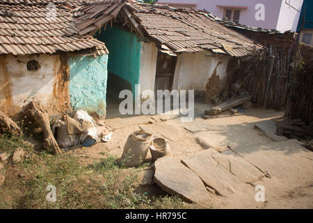 Poor Indian household (farm) 6. House and cows in yard. Andhra Pradesh, Anantapur Stock Photo