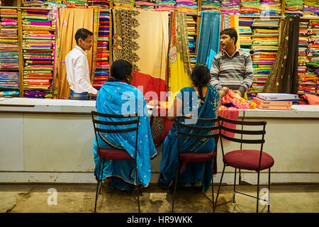 Asia, India, Uttar Pradesh, Varanasi (Benares), sari shop Stock Photo
